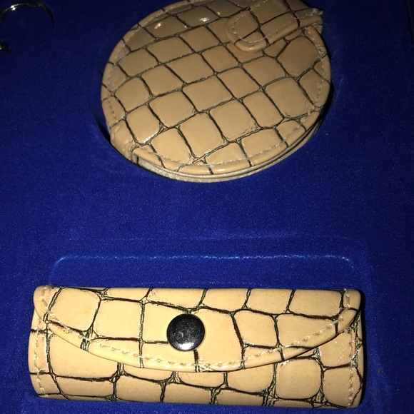 New set of trifold wallet, lipstick case & more - Picture 2 of 8